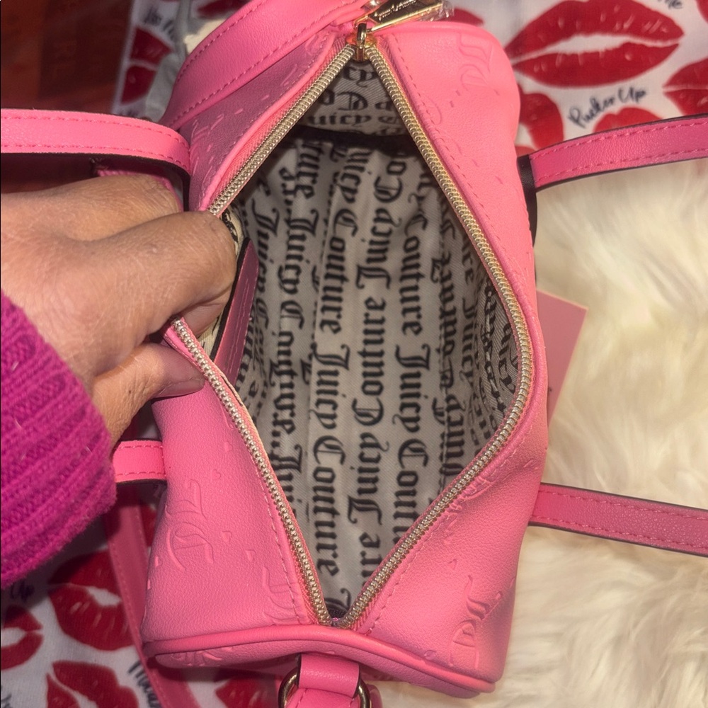 Juicy Couture Pink Barrel Bag - Picture 10 of 11
